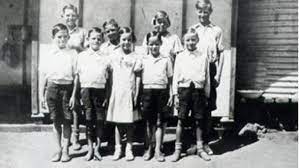 Students at Xantippe school